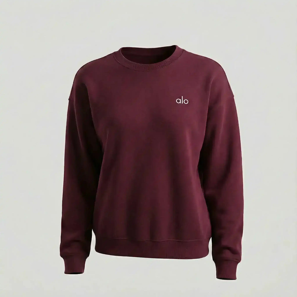 Alo Yoga Accolade Crew Neck Sweatshirt. Crew neckline.