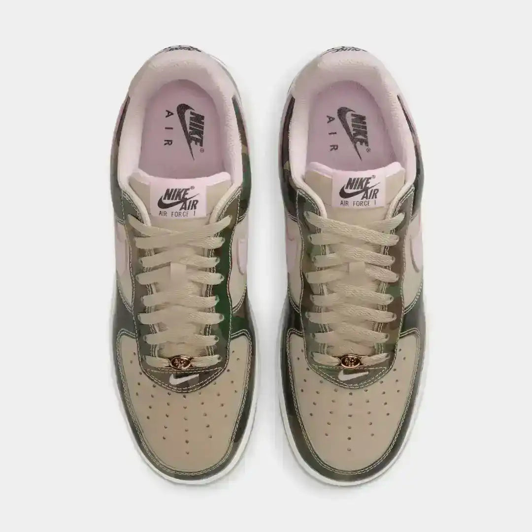 A glossy camo finish paired with light pink accents makes this AF1 Low a bold, stylish choice for streetwear lovers seeking comfort and personality.
